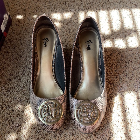 Snakeskin Heels - Picture 2 of 3